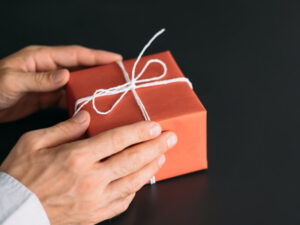 Corporate Gift Guide: Impress Clients with Style and Elegance
